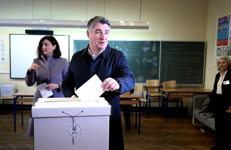 Milanović na glasovanje došao sa suprugom Sanjom: Muškarac ga opako verbalno napao ispred birališta