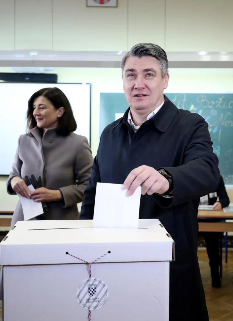 Milanović na glasovanje došao sa suprugom Sanjom: Muškarac ga opako verbalno napao ispred birališta
