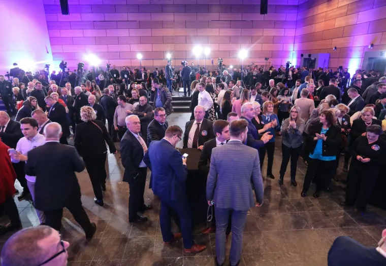 Stožer Kolinde Grabar-Kitarović pomirio se s porazom: 'Moramo analizirati &scaron;to se točno dogodilo'