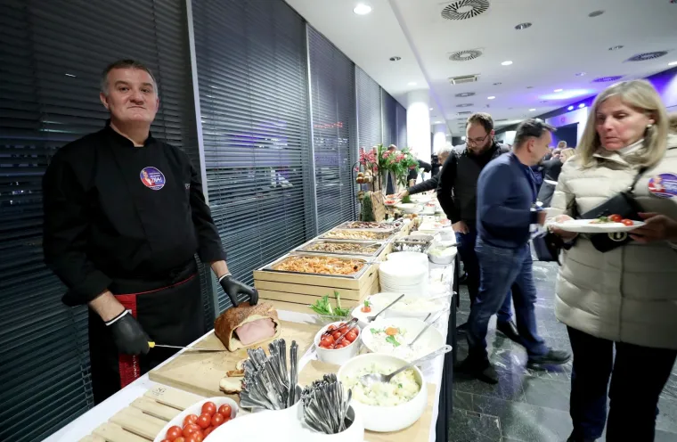 Stožer Kolinde Grabar-Kitarović pomirio se s porazom: 'Moramo analizirati &scaron;to se točno dogodilo'