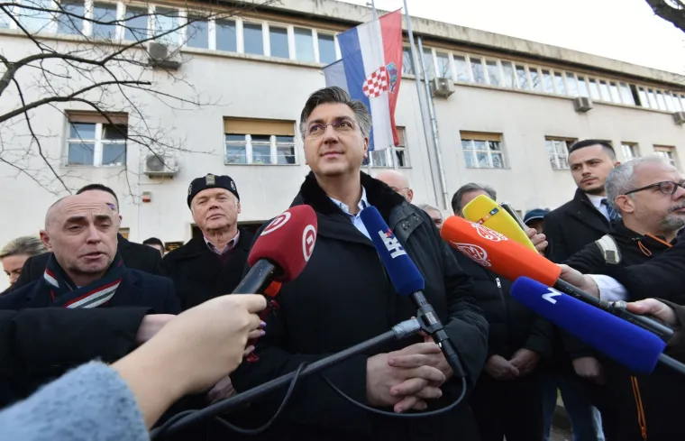 Među prvima je glasovao i premijer Andrej Plenković