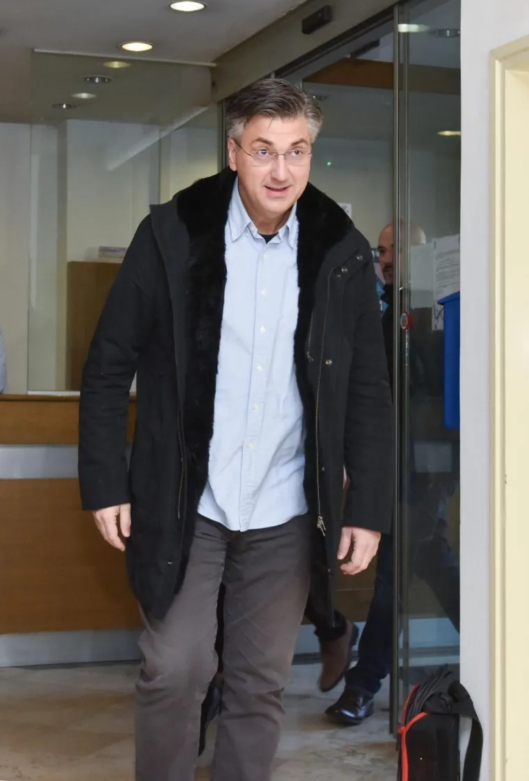 Među prvima je glasovao i premijer Andrej Plenković