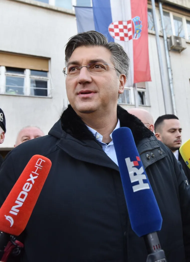 Među prvima je glasovao i premijer Andrej Plenković