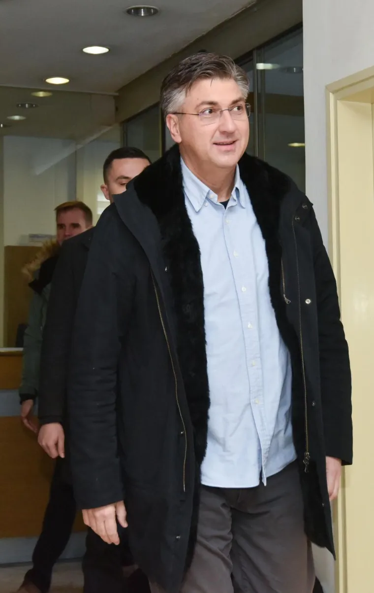 Među prvima je glasovao i premijer Andrej Plenković