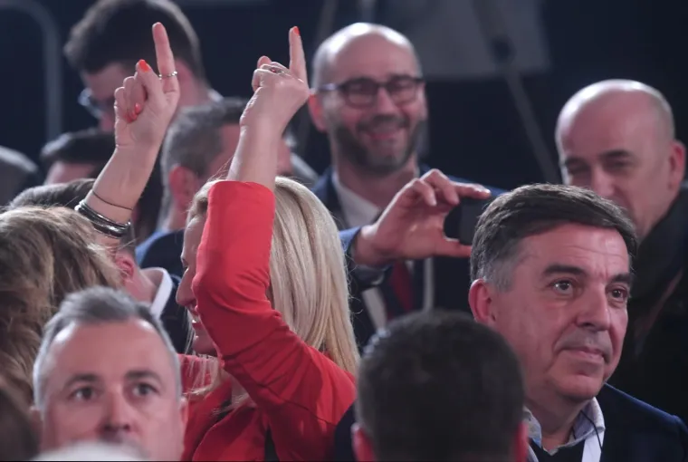 ZORAN MILANOVIĆ NOVI JE HRVATSKI PREDSJEDNIK: U stožeru vlada euforija, svi čekaju pobjednika