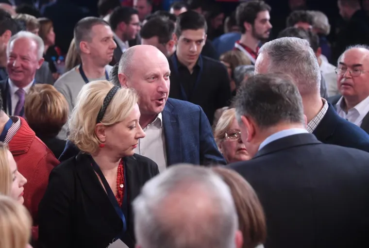 ZORAN MILANOVIĆ NOVI JE HRVATSKI PREDSJEDNIK: U stožeru vlada euforija, svi čekaju pobjednika