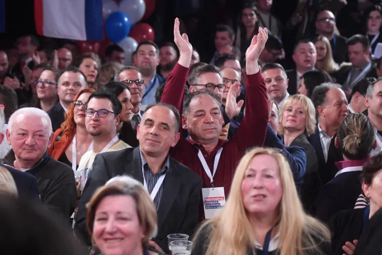 ZORAN MILANOVIĆ NOVI JE HRVATSKI PREDSJEDNIK: U stožeru vlada euforija, svi čekaju pobjednika