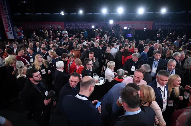 ZORAN MILANOVIĆ NOVI JE HRVATSKI PREDSJEDNIK: U stožeru vlada euforija, svi čekaju pobjednika