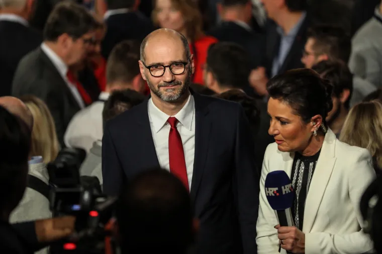 ZORAN MILANOVIĆ NOVI JE HRVATSKI PREDSJEDNIK: U stožeru vlada euforija, svi čekaju pobjednika