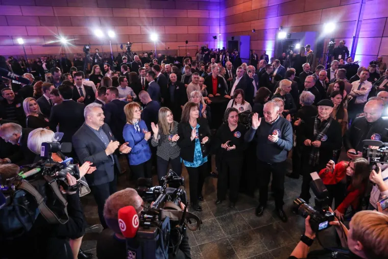 MILANOVIĆ DOBIO IZBORE: U Kolindinom stožeru razočaranje i nevjerica