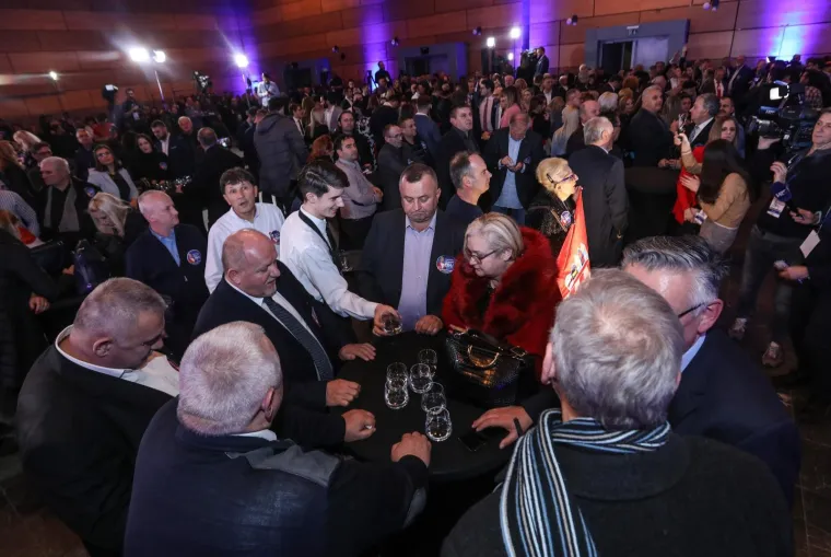 MILANOVIĆ DOBIO IZBORE: U Kolindinom stožeru razočaranje i nevjerica