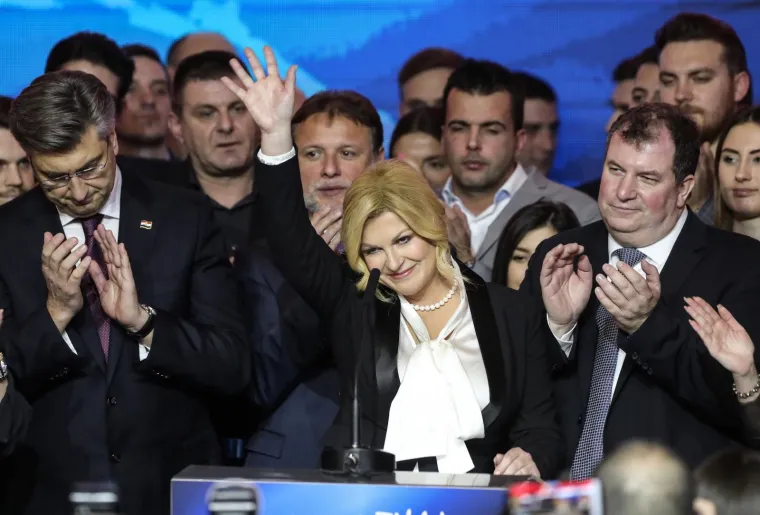 KOLINDA NIJE MOGLA SAKRITI EMOCIJE: Fotografi zabilježili trenutak kada je čestitala pobjedniku
