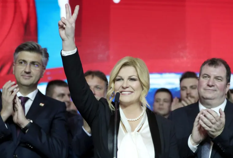 KOLINDA NIJE MOGLA SAKRITI EMOCIJE: Fotografi zabilježili trenutak kada je čestitala pobjedniku