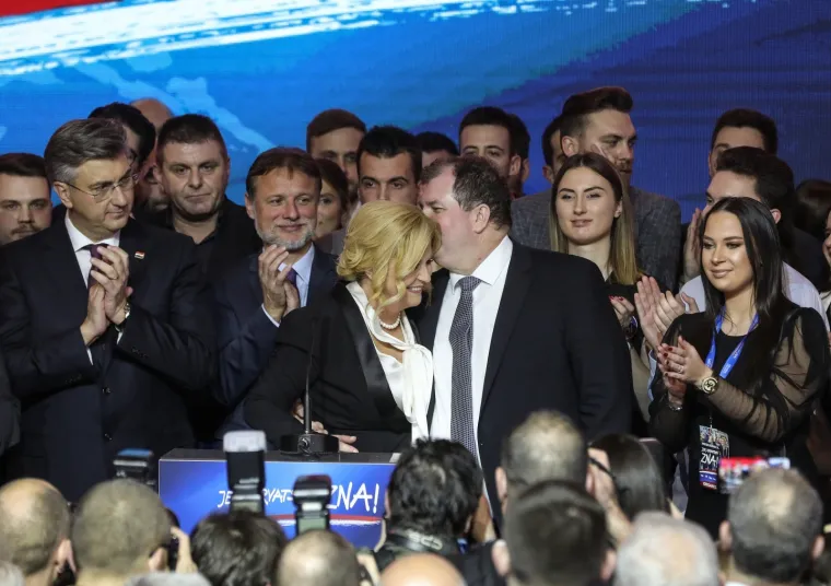 KOLINDA NIJE MOGLA SAKRITI EMOCIJE: Fotografi zabilježili trenutak kada je čestitala pobjedniku