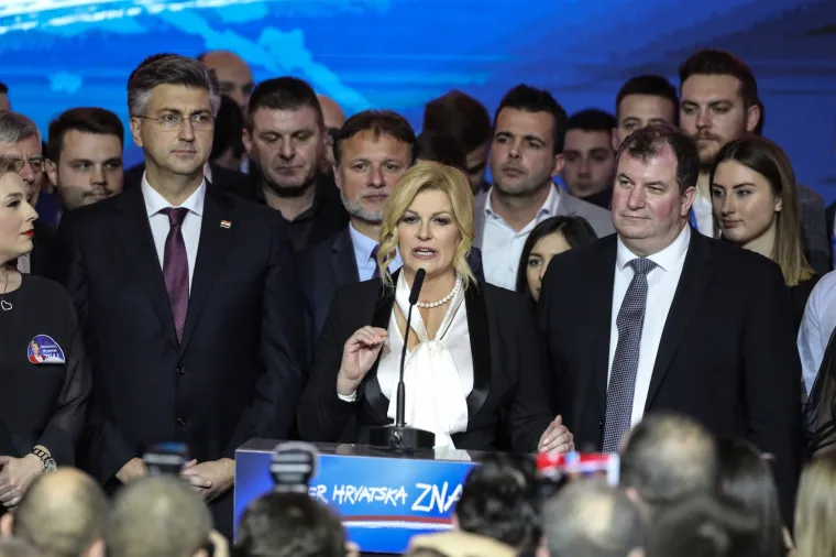 KOLINDA NIJE MOGLA SAKRITI EMOCIJE: Fotografi zabilježili trenutak kada je čestitala pobjedniku