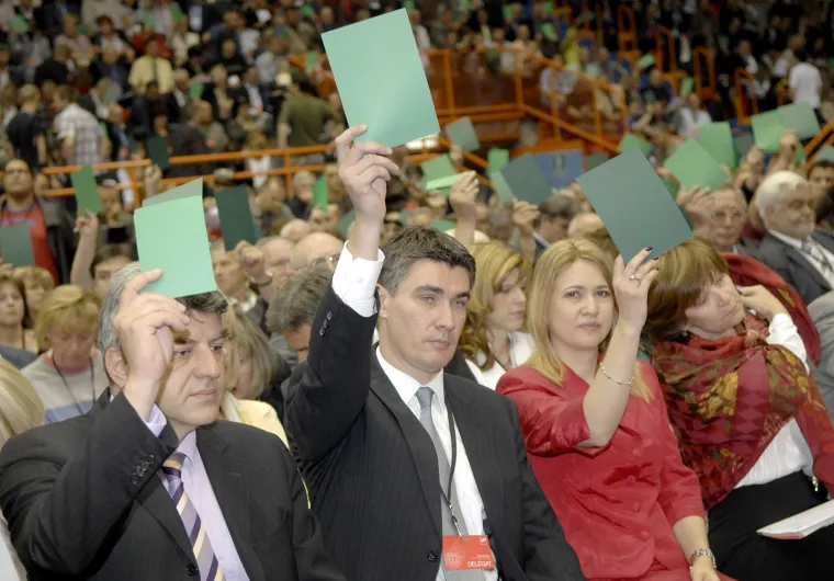 KAKO JE ZORAN MILANOVIĆ IZGLEDAO PRIJE DESETAK GODINA? Pogledajte fotografije iz vremena dok je jo&scaron; bio dobar s Bandićem