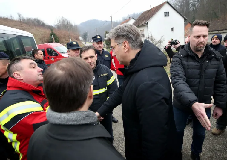 Fotografije užasa: Na mjesto tragedije u kojoj je poginulo &scaron;est ljudi stigli Plenković i Božinović