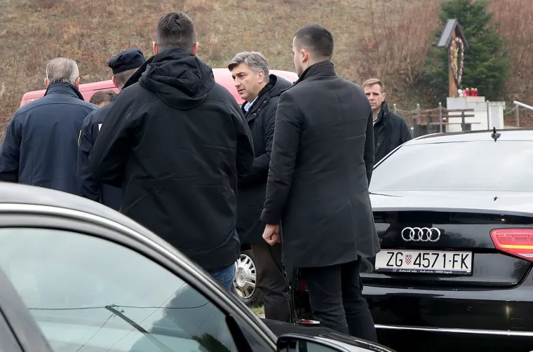 Fotografije užasa: Na mjesto tragedije u kojoj je poginulo &scaron;est ljudi stigli Plenković i Božinović