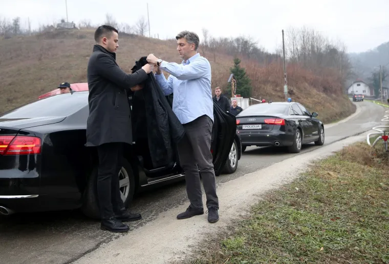 Fotografije užasa: Na mjesto tragedije u kojoj je poginulo &scaron;est ljudi stigli Plenković i Božinović