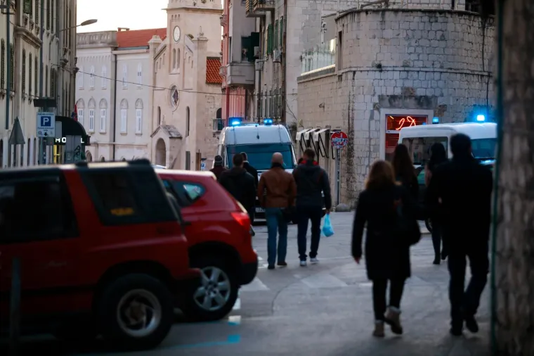 Užas u središtu Splita! Ubijena dvojica muškaraca, a jedan ranjen u razmaku manje od minute!