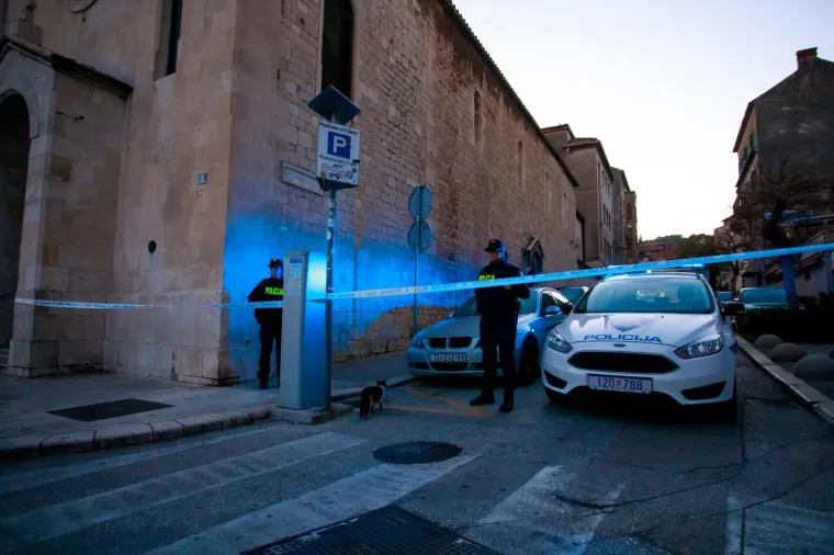 BRUTALAN OBRAČUN U SPLITU: Upucao trojicu mu&scaron;karaca i pobjegao