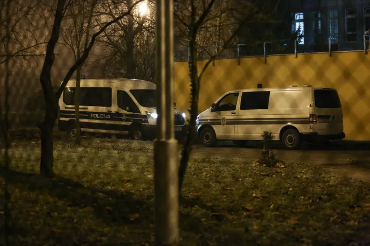 Neviđene mjere osiguranja: Splitski trostruki ubojica dovezen u bolnicu u Zagreb!