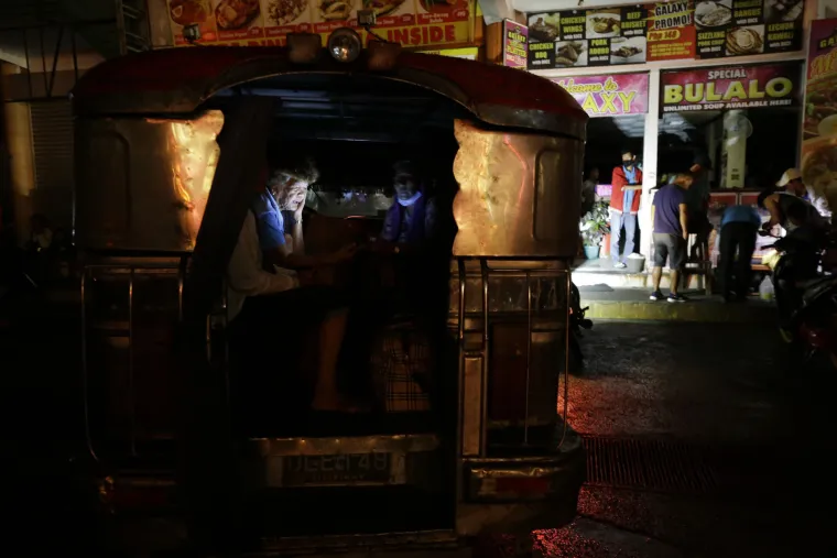 Apokaliptični prizori s Filipina: Vulkan počeo izbacivati lavu, krenule evakuacije