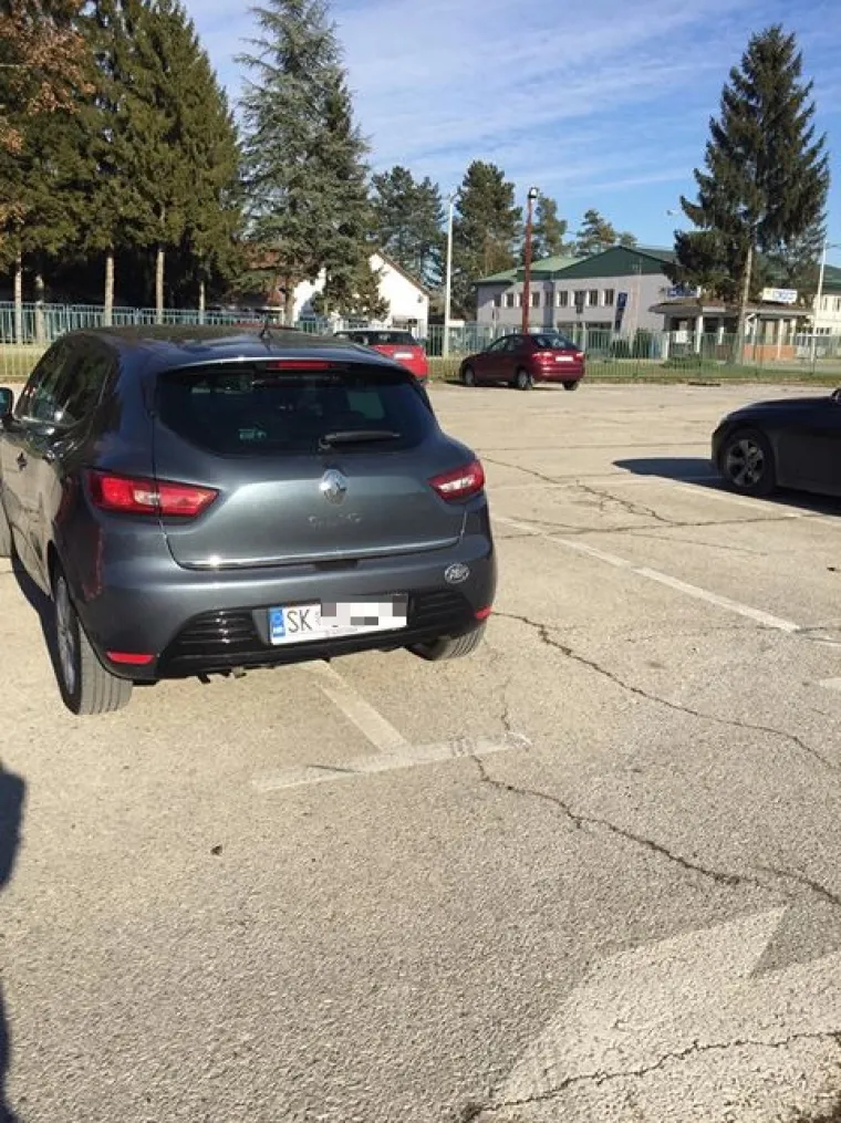 Tko im je dao vozačku? Pogledajte majstorske vje&scaron;tine parkiranja diljem Hrvatske