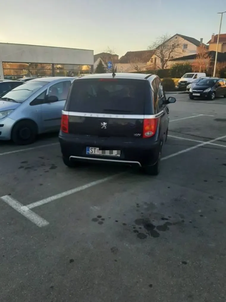 Tko im je dao vozačku? Pogledajte majstorske vje&scaron;tine parkiranja diljem Hrvatske