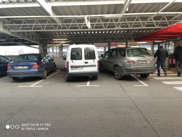 Tko im je dao vozačku? Pogledajte majstorske vje&scaron;tine parkiranja diljem Hrvatske