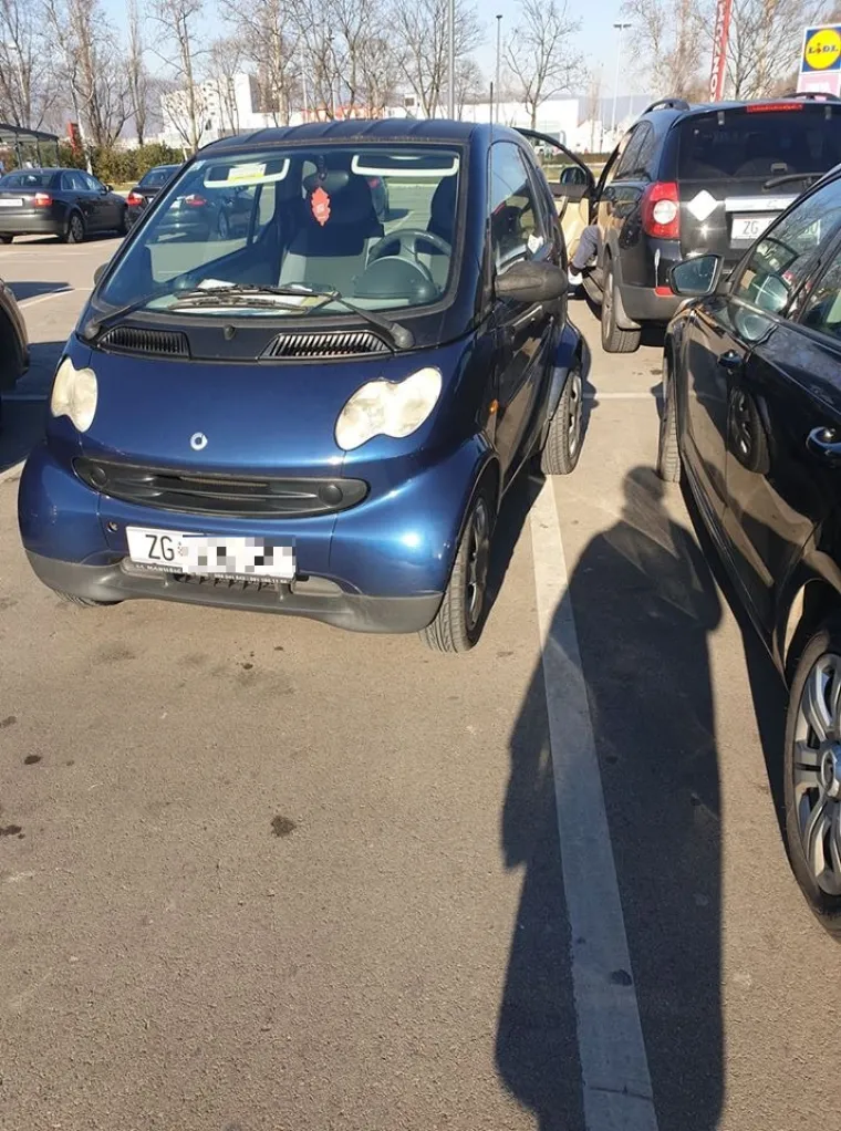 Tko im je dao vozačku? Pogledajte majstorske vje&scaron;tine parkiranja diljem Hrvatske