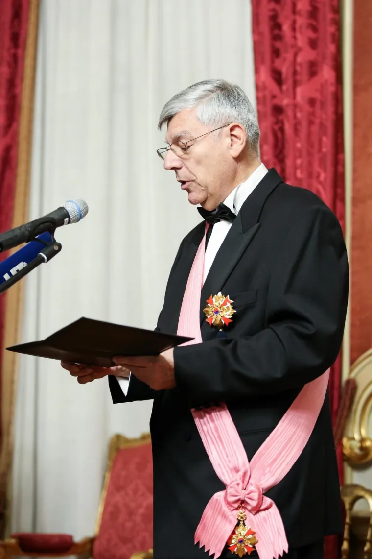 Željku Reineru uručeno još jedno odličje: Vitez i akademik zablistao noseći rozu lentu. Pogledajte tko je sve došao