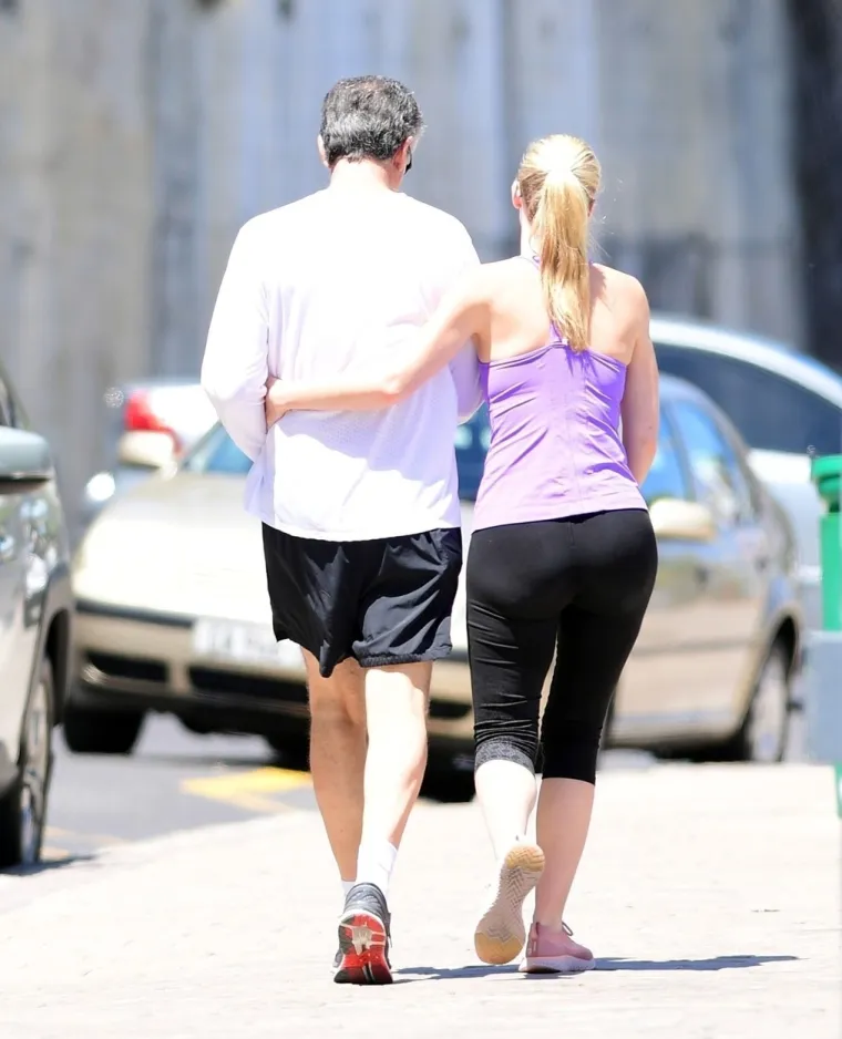 NE PRIČA SE SAMO O HARRYJU I MEGHAN: Dianina nećakinja uhvaćena kako razmjenjuje nježnosti s duplo starijim tajkunom