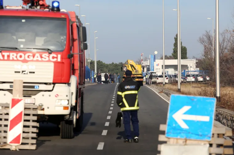 Te&scaron;ka nesreća u Omi&scaron;lju: Vozač osobnog automobila poginuo na mjestu događaja