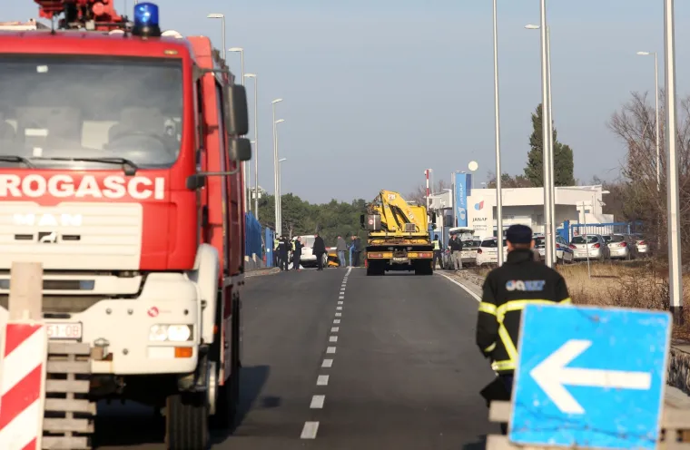 Te&scaron;ka nesreća u Omi&scaron;lju: Vozač osobnog automobila poginuo na mjestu događaja