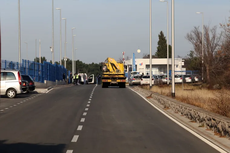 Te&scaron;ka nesreća u Omi&scaron;lju: Vozač osobnog automobila poginuo na mjestu događaja