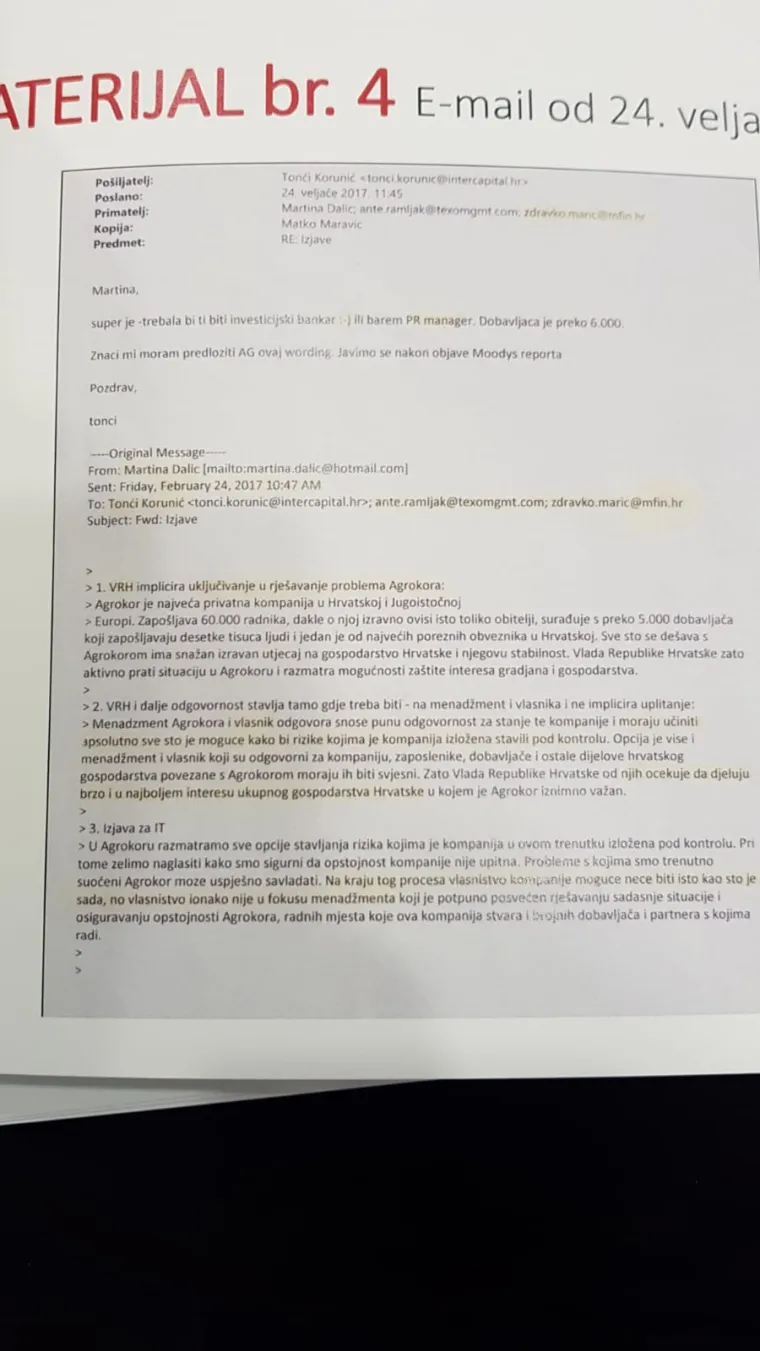 Todorić ispred 'Agrokorova' panoa održao konferenciju za medije: 'Dostavljeni su mi tajni dokumenti...'