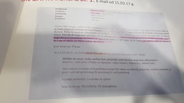 Todorić ispred 'Agrokorova' panoa održao konferenciju za medije: 'Dostavljeni su mi tajni dokumenti...'