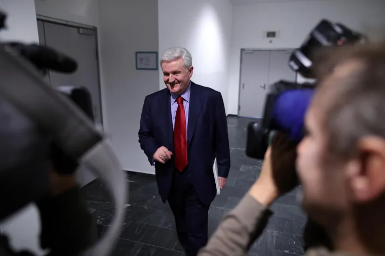 Todorić ispred 'Agrokorova' panoa održao konferenciju za medije: 'Dostavljeni su mi tajni dokumenti...'