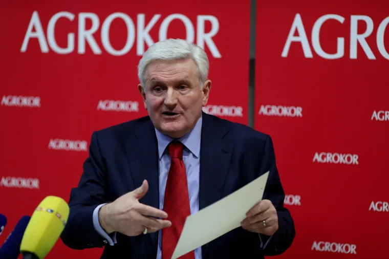 Todorić ispred 'Agrokorova' panoa održao konferenciju za medije: 'Dostavljeni su mi tajni dokumenti...'