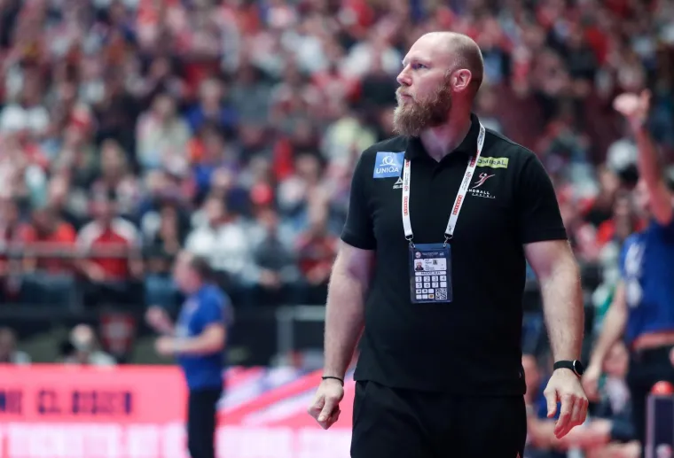 SPUSTI SE LUKA: Hrvatski bombarder poletio visoko; No, nije jedini