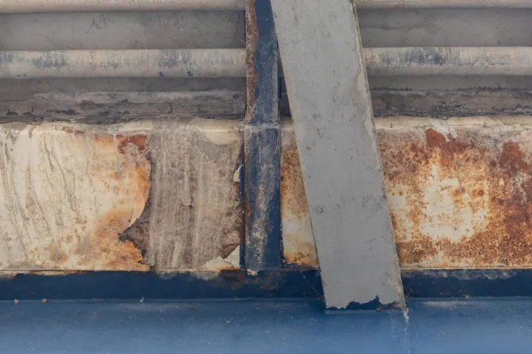 Ovo je obnovljeni Most slobode?! Posvuda hrđa, cijevi omotane krpama, a dijelovi mosta već su popadali