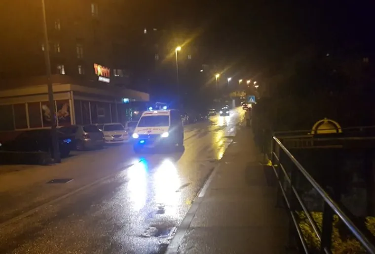 Autom udarila pje&scaron;aka: On lak&scaron;e ozlijeđen, ona zbog &scaron;oka zavr&scaron;ila u bolnici