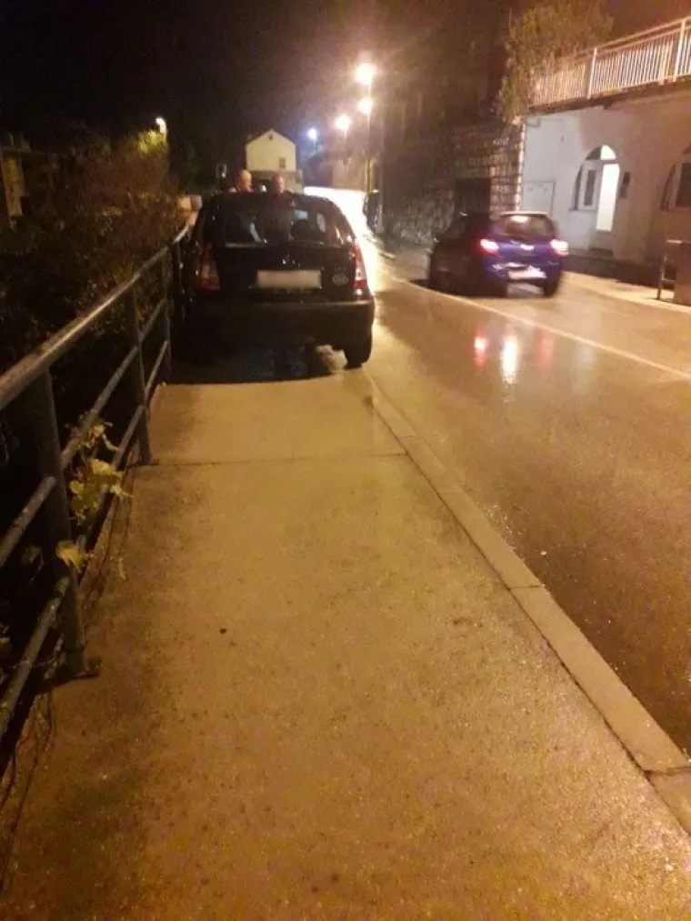 Autom udarila pje&scaron;aka: On lak&scaron;e ozlijeđen, ona zbog &scaron;oka zavr&scaron;ila u bolnici