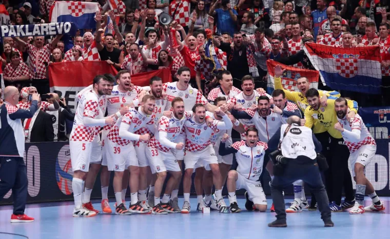 [FOTO] NIKAD OVAKO EMOTIVNO OVI DEČKI NISU SLAVILI: Prizori koji će vas ispuniti ponosom