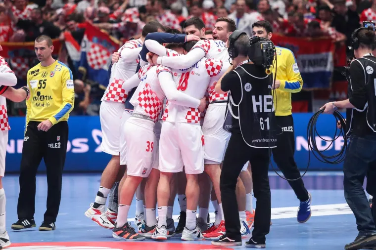 U dvoboju 2. kola I skupine EURA u Beču su hrvatski rukometa&scaron;i u dramatičnom dvoboju pobijedili Njemačku s 25-24 (11-14) i  osigurali polufinale.