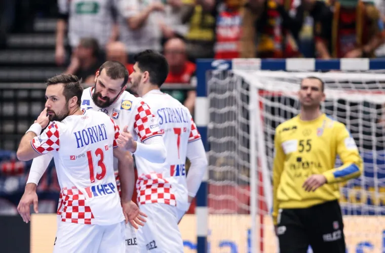 Horvat, Stepančić i Musa bodrili su se da izdrže napade i udaranje Nijemaca.