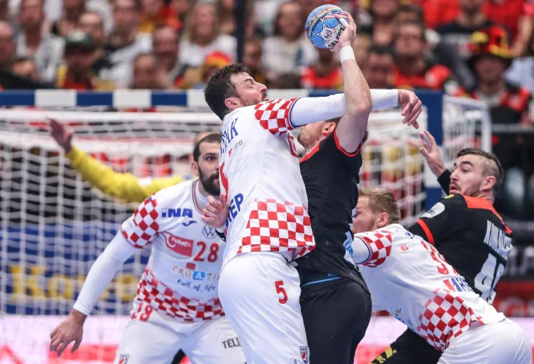 [FOTO] RATNIKA CINDRIĆA BA&Scaron; TUKU: Jeste li primjetili &scaron;to Nijemci stalno rade? Pogledajte malo bolje