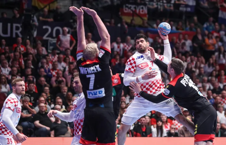 [FOTO] RATNIKA CINDRIĆA BA&Scaron; TUKU: Jeste li primjetili &scaron;to Nijemci stalno rade? Pogledajte malo bolje