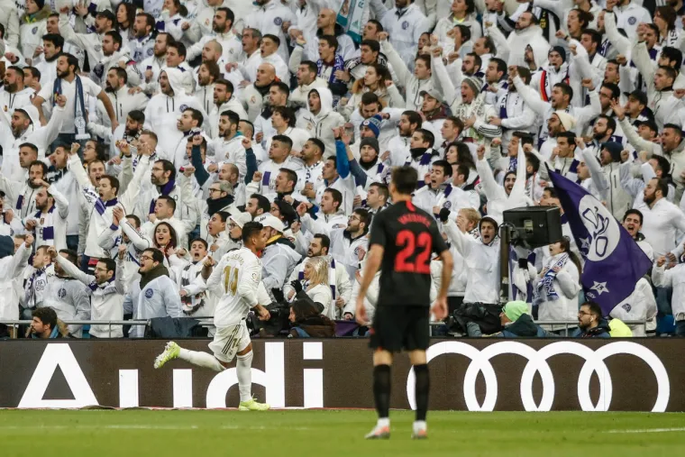 I sa suigračima slavio plod igre...